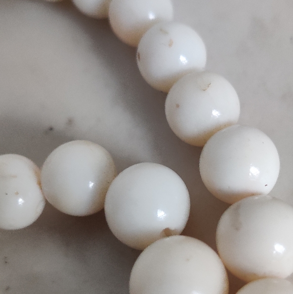 Vintage Genuine White Coral Gradient Necklace - Picture 11 of 16